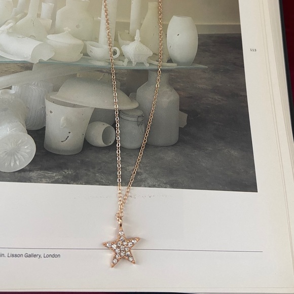 Star Pendant Necklace - Picture 5 of 8